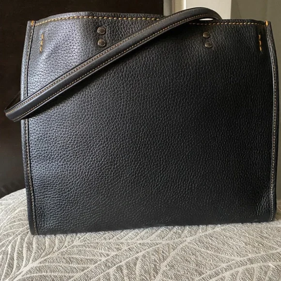 Coach Rogue 30 Pyramid - Picture 2 of 9